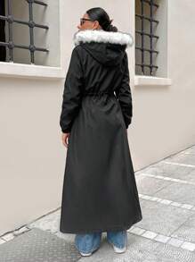 WOMAN BLACK OVERCOAT WITH FUR AND TEDDY LINING - Black - View 2