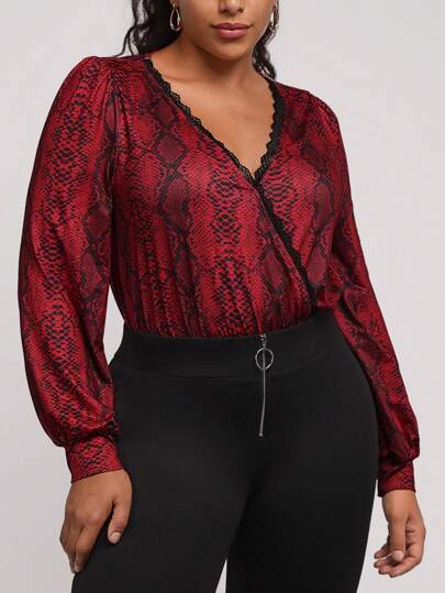 SHEIN Clasi 长袖鳄鱼印花领口覆盖蕾丝边紧身衣，加大码，秋冬