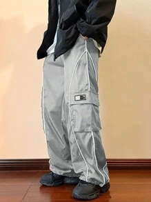 Manfinity Hypemode 男式宽松字母拼接细节撞色滚边翻盖口袋侧边工装裤 - 淺灰色 - 查看 1