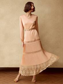 MOTF PREMIUM 纯色 V 领灯笼袖蕾丝嵌件褶皱下摆长裙（无腰带） - 香檳色 - 查看 5