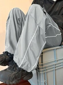 Manfinity Hypemode 男式宽松字母拼接细节撞色滚边翻盖口袋侧边工装裤 - 淺灰色 - 查看 3