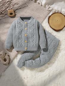 SHEIN Bộ trang phục dệt kim cao cấp cho bé, có thiết kế cáp xoắn cổ điển, cổ tròn vừa vặn thoải mái, tay dài ấm áp. Áo khoác cardigan phong cách đa năng, quần cạp chun dễ mặc, phong cách tối giản giản dị, thể hiện nét quyến rũ ngây thơ của trẻ thơ, ấm áp qua các mùa - Xám - Xem 3