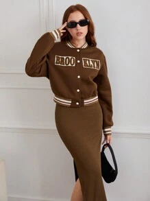 2 件套青少年女孩棒球领纽扣前字母刺绣长袖夹克和无袖开衩下摆连衣裙套装，秋冬 - 咖啡棕 - 查看 1