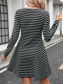 SHEIN LUNE 女士休闲条纹圆领长袖 A 字针织连衣裙，秋季 - 黑與白 - 查看 2