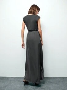 Maija Elegantes langes Kleid mit drapiertem Ausschnitt, Puffärmeln, geraffter Taille und A-Linie, glänzender Satin, geeignet für Partys, Valentinstag