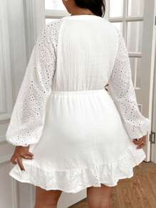 SHEIN Frenchy Casual Simple Embroidered V-Neck Cinched Waist A-Line White Plus Size Cotton Dress, Suitable For Leisure And Home Wear, Autumn - White - View 2