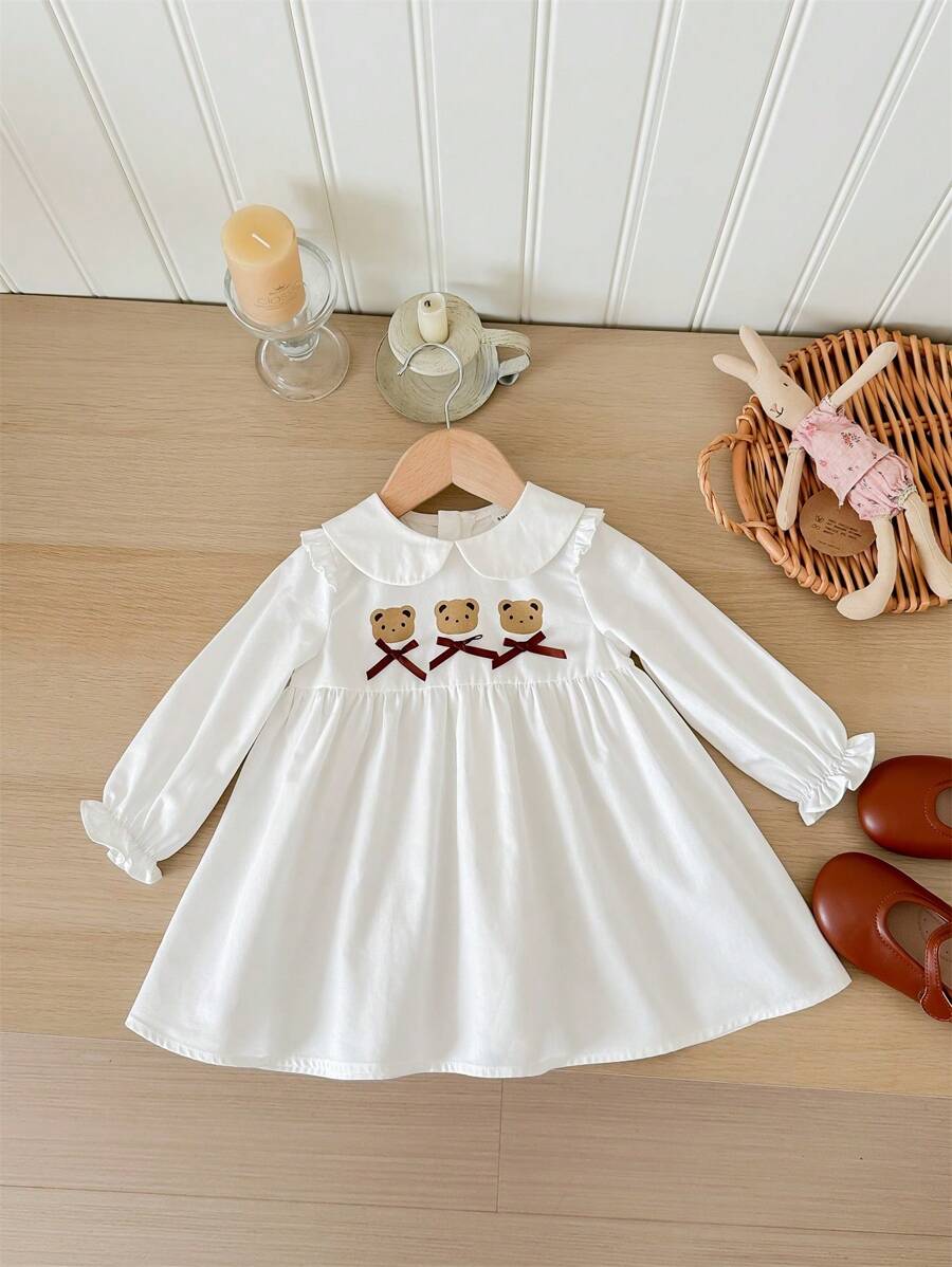 SHEIN LMoss Kids LMoss 秋冬可爱卡通图案彼得潘领长袖女婴连衣裙 - 白色 - 查看 1