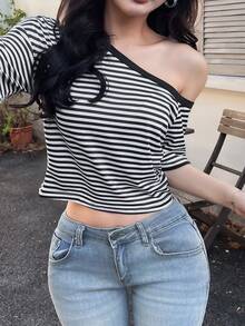 INAWLY 女士休闲条纹印花不对称领口短款 T 恤，夏季 - 黑與白 - 查看 3