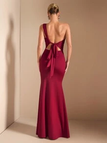SHEIN BAE 优雅不对称系带细肩带超长连衣裙，适合休闲约会、郊游、夜店派对聚会、圣诞节装扮，酒红色