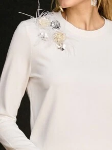 MOTF PREMIUM CONTRAST SEQUIN STEREO FLOWER FUZZY DETAIL WHITE TEE - White - View 3