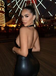 SHEIN SXY Áo hở lưng hở lưng màu đỏ gợi cảm cỡ lớn, thích hợp cho trang phục Halloween, đêm hẹn hò, sinh nhật, tiệc độc thân, dễ thương, giản dị, mua sắm, thời trang dạo phố, đi chơi, dễ phối đồ và trông thon gọn, tôn lên vóc dáng, tôn dáng - màu đen - Xem 15