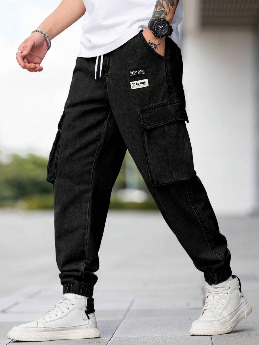 Manfinity Homme Loose Fit Men Letter Patched Flap Pocket Cargo Jeans - Black - View 1