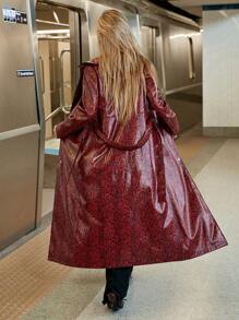 SHEIN X Belinda SHEIN Essnce Burgundy Snake Print Red All-Over Leather Suit Collar Long Sleeve Button Lapel Extra Long Waterproof And Windproof Jacket With Leather Belt Autumn And Winter