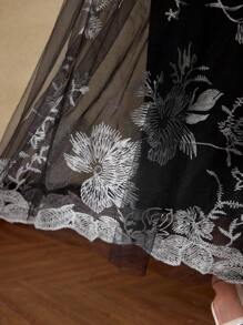 MOTF PREMIUM 刺绣网纱花卉图案喇叭裙 - 黑色 - 查看 3