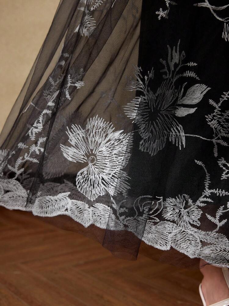 EMBROIDERY MESH FLORAL PATTERN FLARE SKIRT