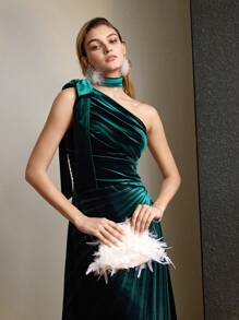 MOTF Soiréza VESTIDO CÓCTEL CON CHOKER, UN SOLO HOMBRO, VOLANTES LATERALES Y TERCIOPELO