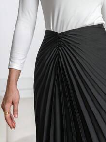 SHEIN Privé 1pc Women Casual Versatile Elegant Asymmetric Pleated Skirt, Suitable For Autumn/Winter