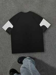Manfinity Hypemode Men Casual Letter Graphic Color Block Drop Shoulder Short Sleeve Loose T-Shirt, Summer, For Going Out, For Friends