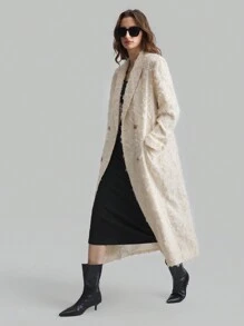 Ontre 白杏色特殊面料提花镂空宽肩带宽松简约长款开衫，秋冬 - 杏色 - 查看 1