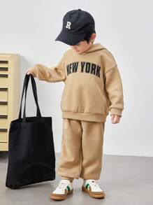 SHEIN Set de 2 piezas de sudadera y pantalón de chándal con estampado de letras para niños pequeños, apropiado para ocasiones casuales y deportivas en otoño/invierno