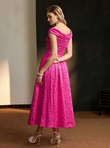 MOTF PREMIUM 纯色提花心形领喇叭下摆鸡尾酒会礼服（无腰带） - 玫紅色 - 查看 5