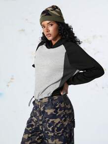 SHEIN Sports Sweatshirt Hoodie Kasual dengan Blok Warna dan Tali Serut di Bagian Bawah - Hitam - View 4