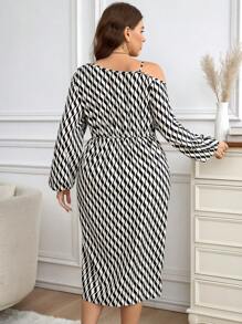 SHEIN Clasi Plus Size Women Autumn Wavy Striped Asymmetric Collar Long Sleeve Elegant Dress
