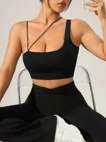 SHEIN Sports Women Minimalist Solid Color Seamless Asymmetrical Neckline Sports Bra - Black - View 1