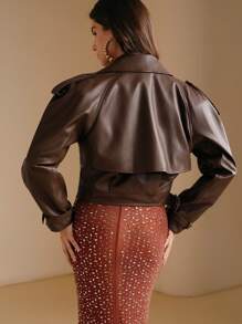 Anewsta 女士 Mila 宽翻领腰带口袋漆皮 PU 皮革时尚短夹克 - 咖啡棕 - 查看 2