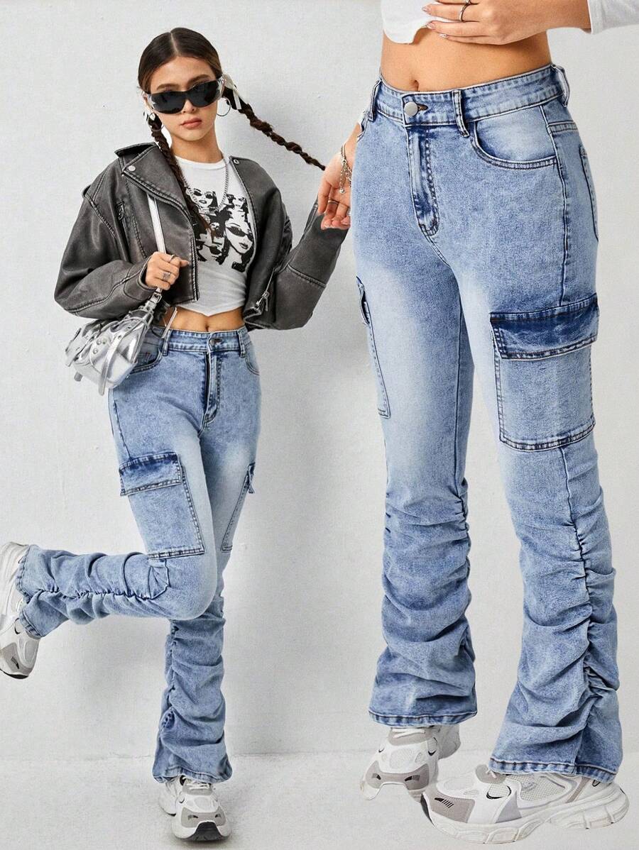 Jeans acampanados de mezclilla desgastada con pliegues y bolsillos con solapa, denim superpuesto, de moda Y2K para niñas - Azul lavado medio - Ver 1