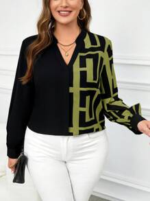 SHEIN Clasi Blusa elegante de manga larga con cuello con muesca, estampado geométrico y contraste de colores para tallas grandes
