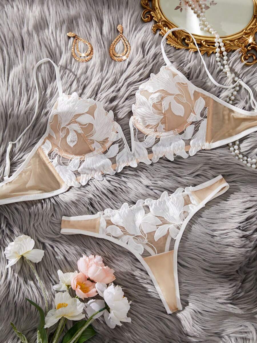SHEIN 2件套法式经典性感内衣文胸和内裤套装 - 白色 - 查看 1