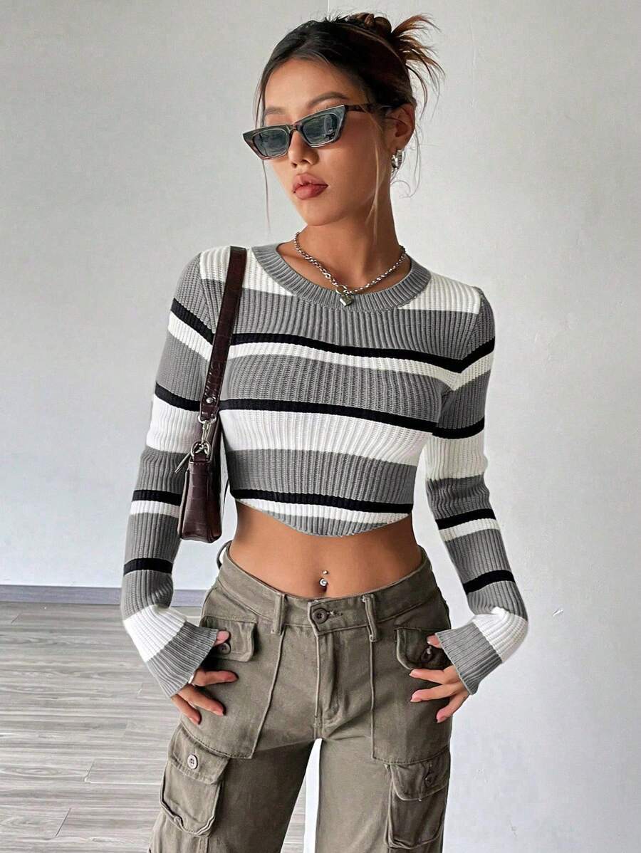 Flirla Áo len nữ cổ tròn tay dài dáng ngắn kẻ sọc phối màu, áo len chui đầu mùa thu/đông. - Nhiều màu - Xem 1