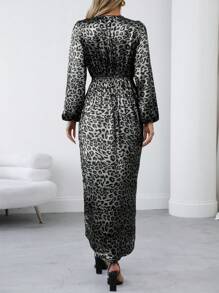 SHEIN Clasi Đầm dài tay thanh lịch cổ chữ V họa tiết da báo buộc chéo phía trước cho nữ - Bạc - Xem 2