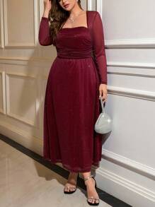 SHEIN Privé 大码秋季休闲优雅荷叶边腰部金属闪光连衣裙 - 酒紅色 - 查看 3