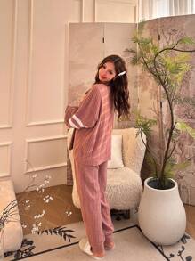 SHEIN Leap Crew Teen Girl 2pcs Cute Bear Decor Contrast Color Raglan Sleeve Loose Crew Neck Long Sleeve Top And Pants Soft Brushed Pajama Set, Casual Homewear Loungewear