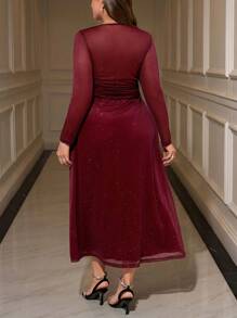 SHEIN Privé 大码秋季休闲优雅荷叶边腰部金属闪光连衣裙 - 酒紅色 - 查看 2