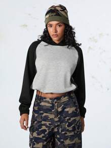 SHEIN Sports Sweatshirt Hoodie Kasual dengan Blok Warna dan Tali Serut di Bagian Bawah - Hitam - View 6