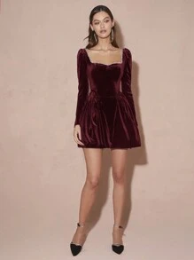 Enchnt 女士丝绒心形领口水钻装饰收腰连衣裙，优雅秋季风格 - 酒紅色 - 查看 3