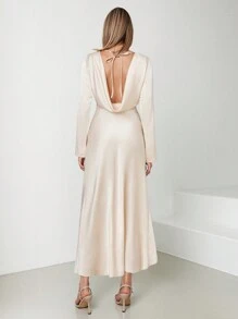 RueChic Rochie maxi din satin cu fante cu volan, cu capcană legată la spate, în blush - Baby Pink - Vizualizare 6