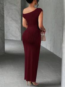 Slaydiva Neues elegantes Off-Shoulder Sommerkleid für Partys, tägliche Dates, Faltenvorderseite, schlank geschnittener langer Rock, wellige Textur, aus Strickstoff, in Weiß für Damen