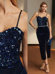 MOTF Soiréza Vestido de cóctel sin cinturón con corte alto, Body de terciopelo y lentejuelas - Azul - Ver 2
