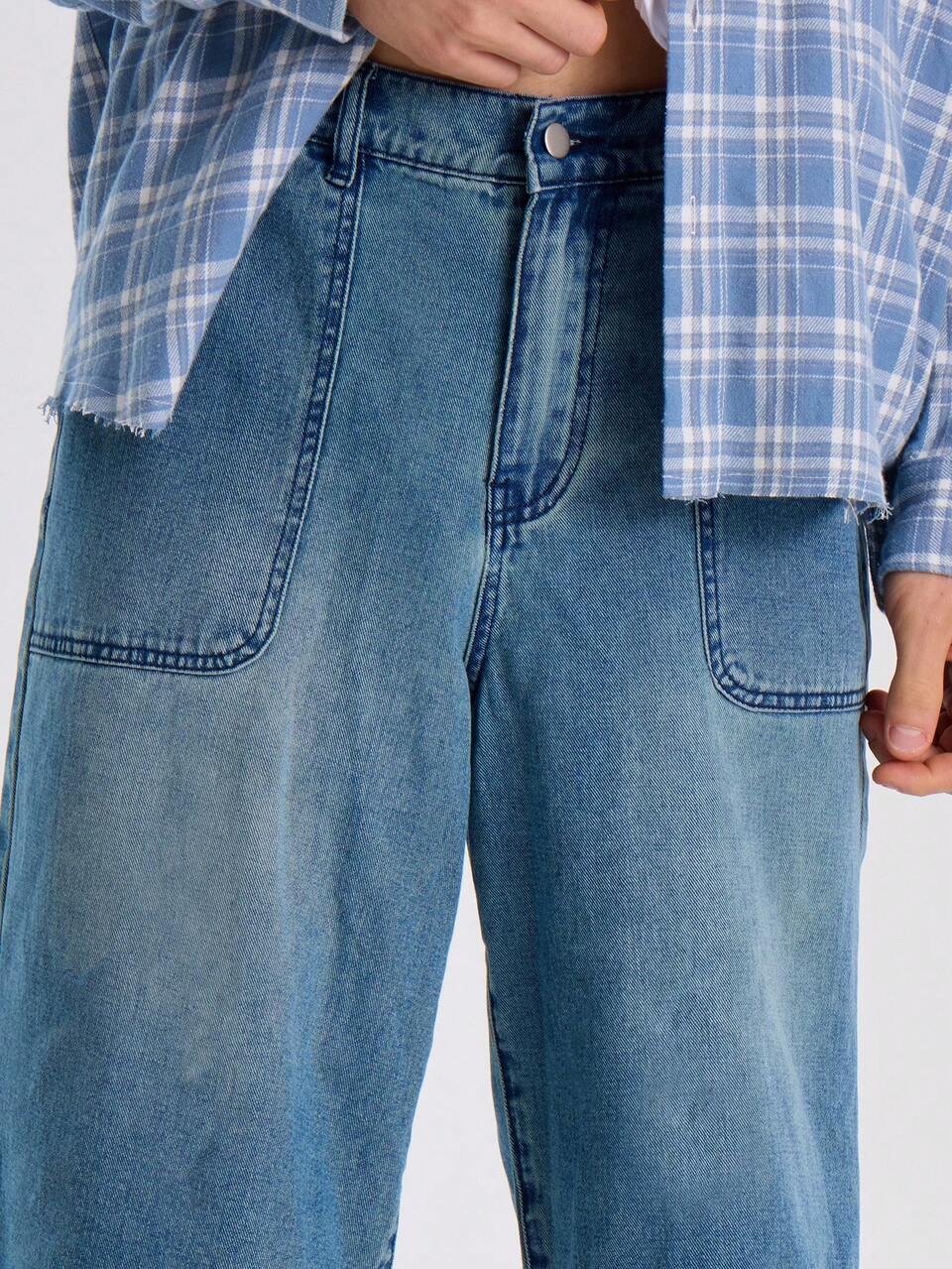 Men Loose Fitting Jean Shorts