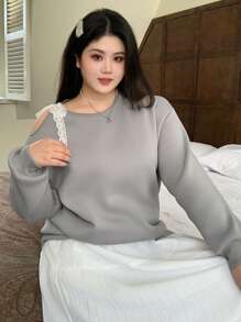 Dazy Petite Plus Damen Große Größen Lässig Kontrast Spitze Kordelzug Schulterfreier Loose Crew Neck Fleece Sweatshirt, Herbst/Winter, Damenmode