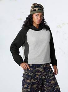 SHEIN Sports Sweatshirt Hoodie Kasual dengan Blok Warna dan Tali Serut di Bagian Bawah - Hitam - View 8