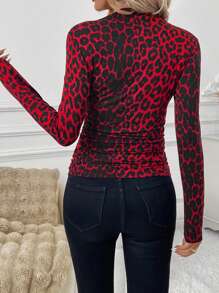 SHEIN Clasi Áo thun nữ bó sát vai có đệm nhún họa tiết da báo - Đỏ - Xem 3