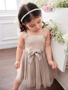 SHEIN 女婴优雅缎面对比色网眼吊带派对连衣裙 - 杏色 - 查看 4