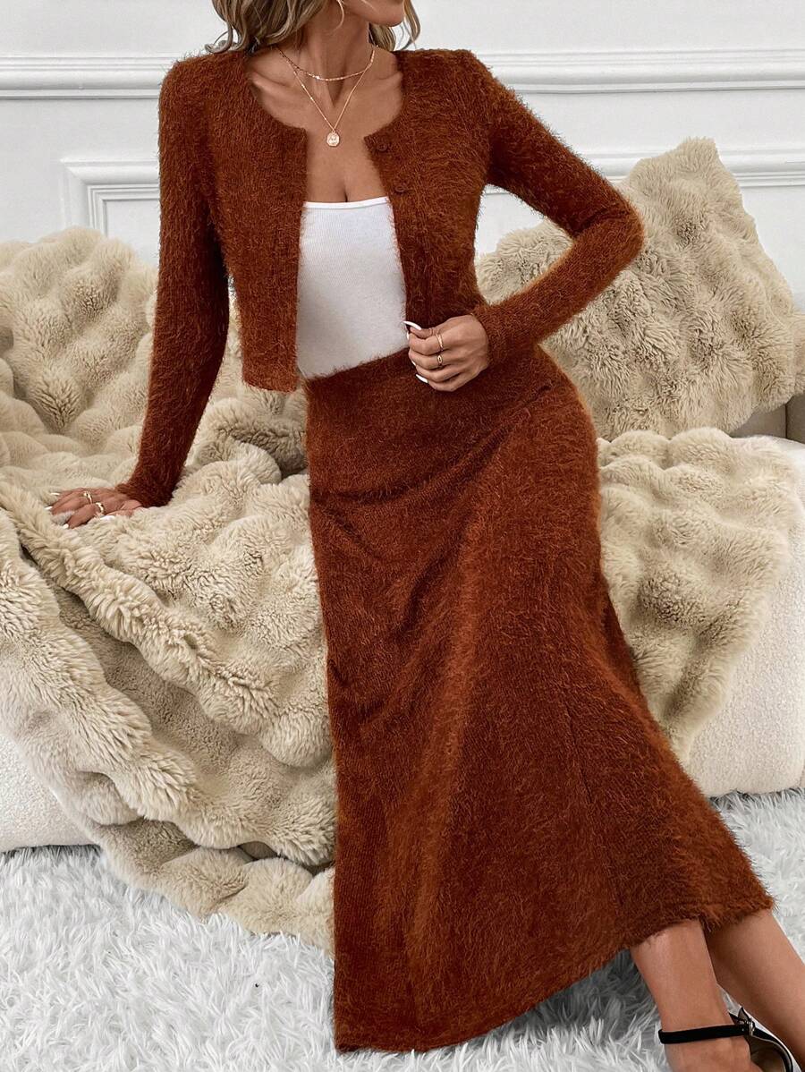 SHEIN Clasi 2pcs/Set Women Casual Solid Color Fluffy Cardigan And A