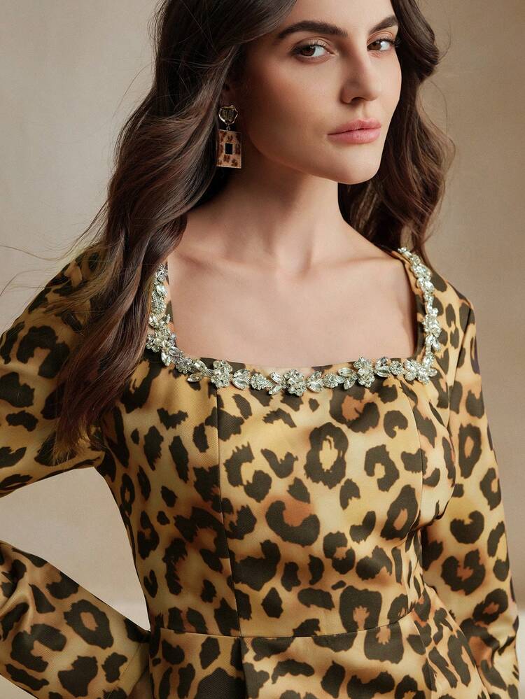 Vestido mini de manga larga con cintura ceñida, estampado de leopardo, cuello cuadrado y decoración de rhinestones, de estilo europeo y americano de alta gama