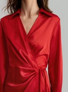 Ontre Damen langes Wickelkleid mit roter Einfarbigkeit, Langarm und Schleife, für den täglichen Lässig Tragekomfort, Herbst/Winter - Rot - Übersicht 4